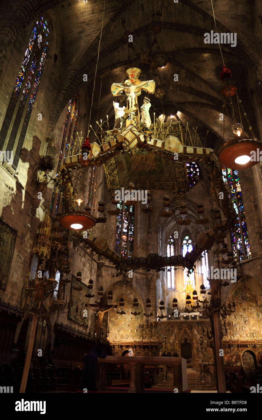 Antoni Gaudi-Altar im Inneren der Kathedrale von Palma Stockfoto