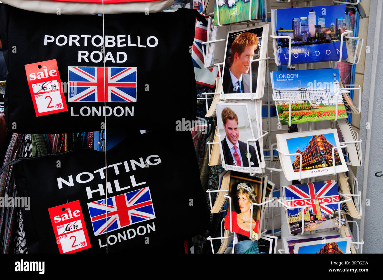 Portobello Road und Notting Hill Souvenir Einkaufstaschen, London, England, Uk Stockfoto