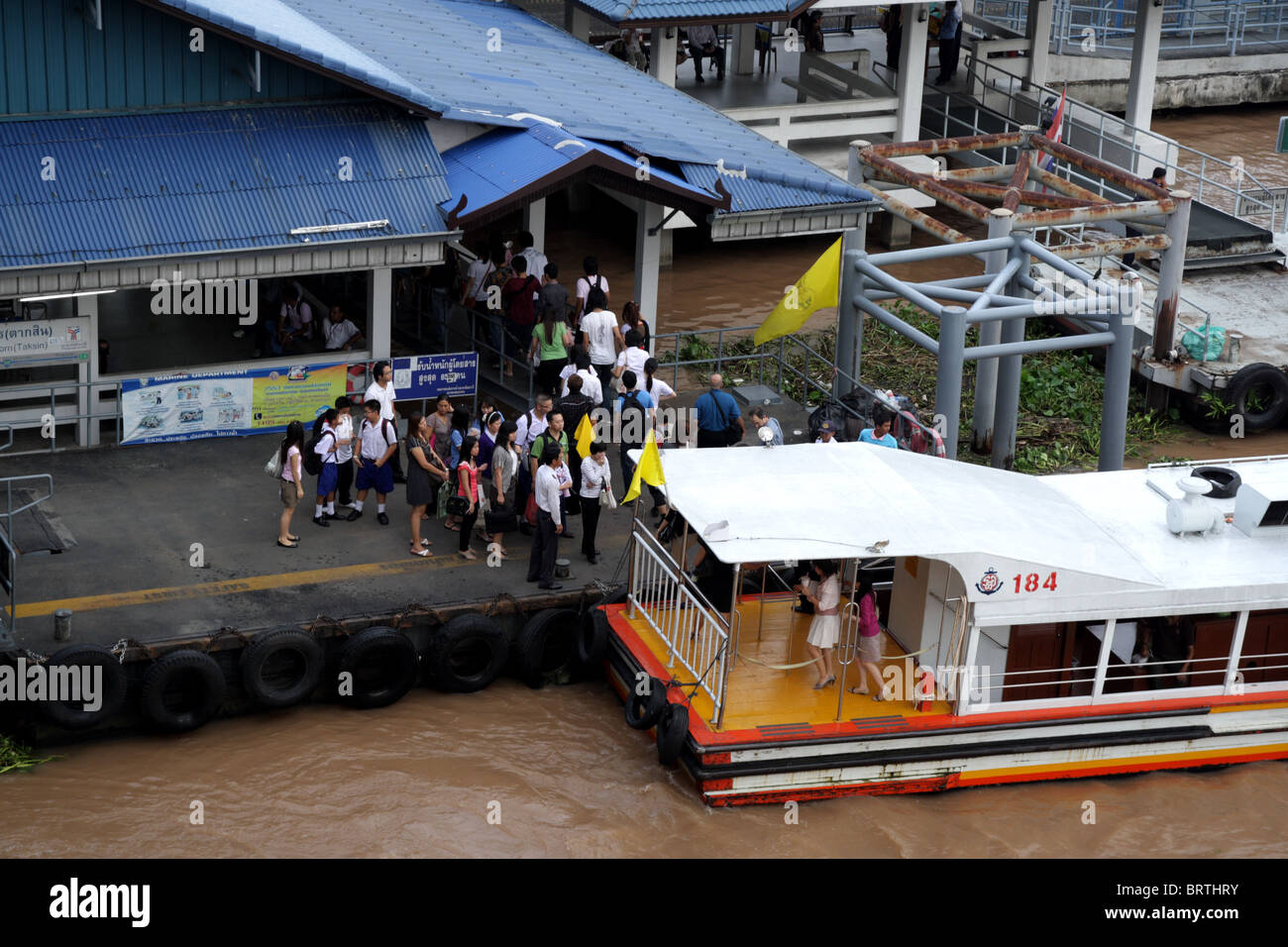 Express-Boot, Sathorn Pier, Chao Phraya River, Bangkok, Thailand Stockfoto