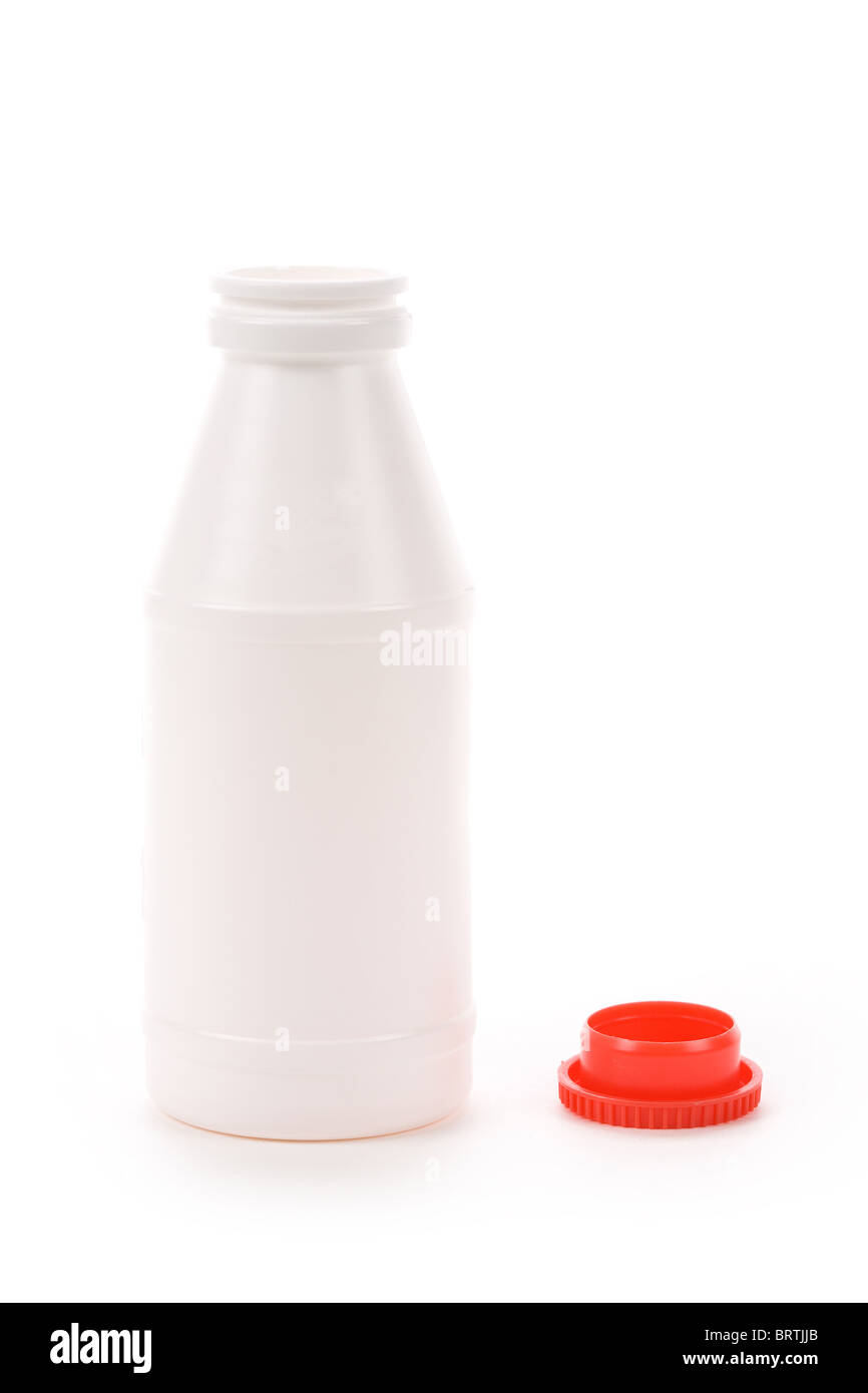 eine Plastikflasche mit weißem Hintergrund Stockfoto