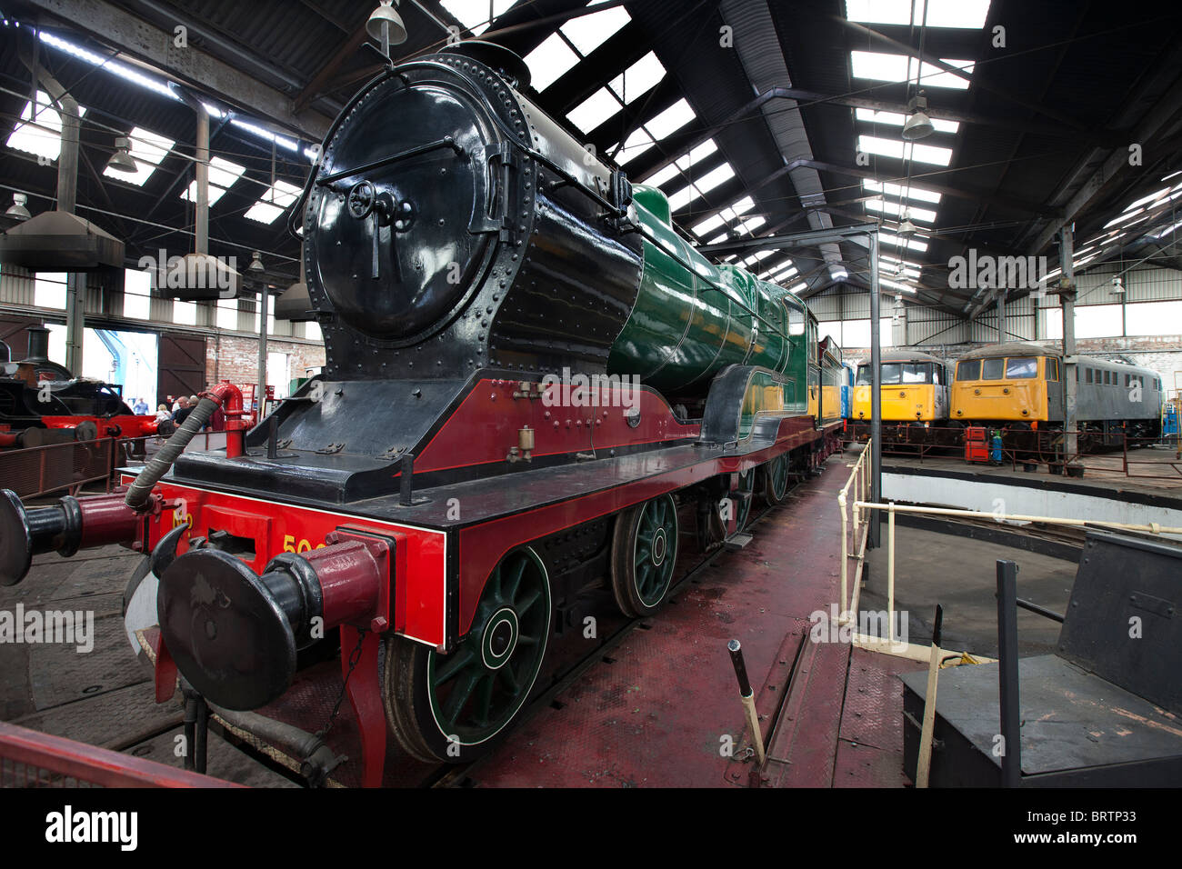 Barrow Hill Railway Lokschuppen in Chesterfield, Derbyshire.  Großbritannien ist letzten operativen arbeiten Ringlokschuppen überleben. Stockfoto