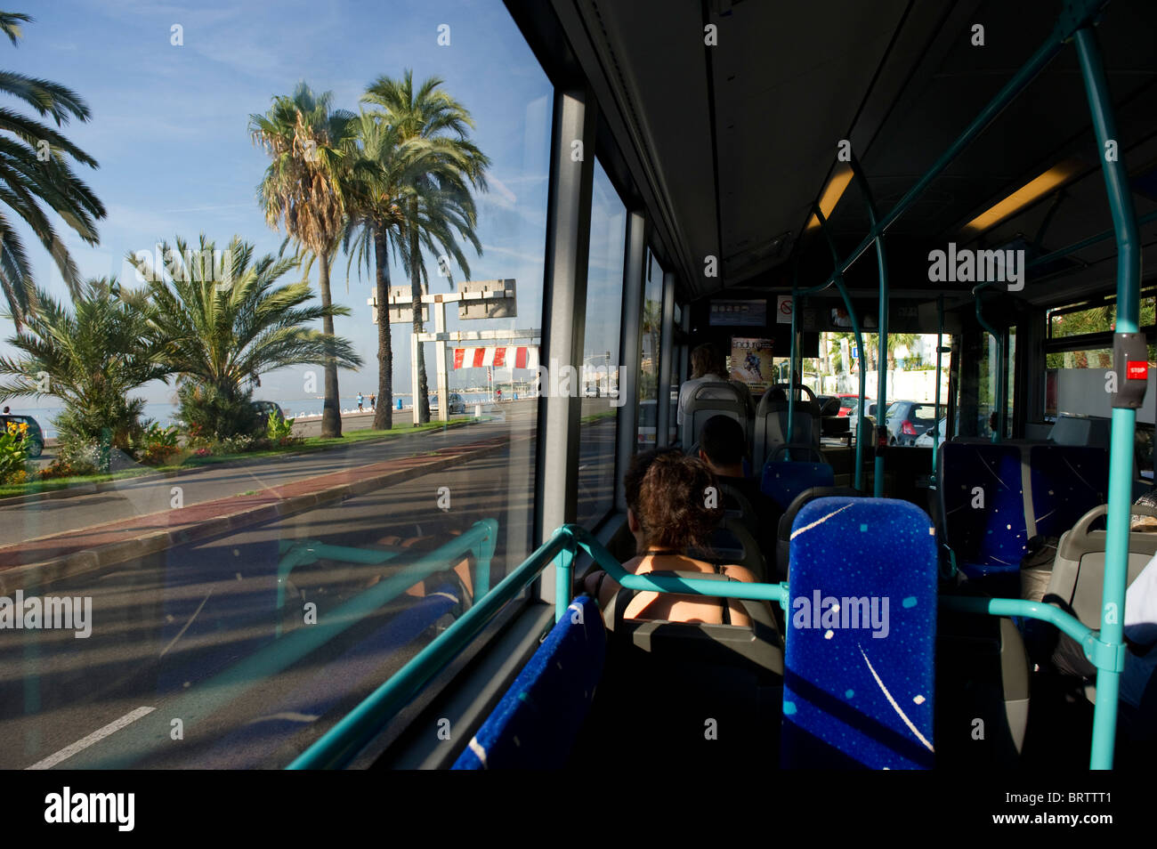 Auf dem Bus in Nizza, wo Sie Meilen mit einem festen Tarif, Teil des großen französischen ÖPNV reisen können Stockfoto