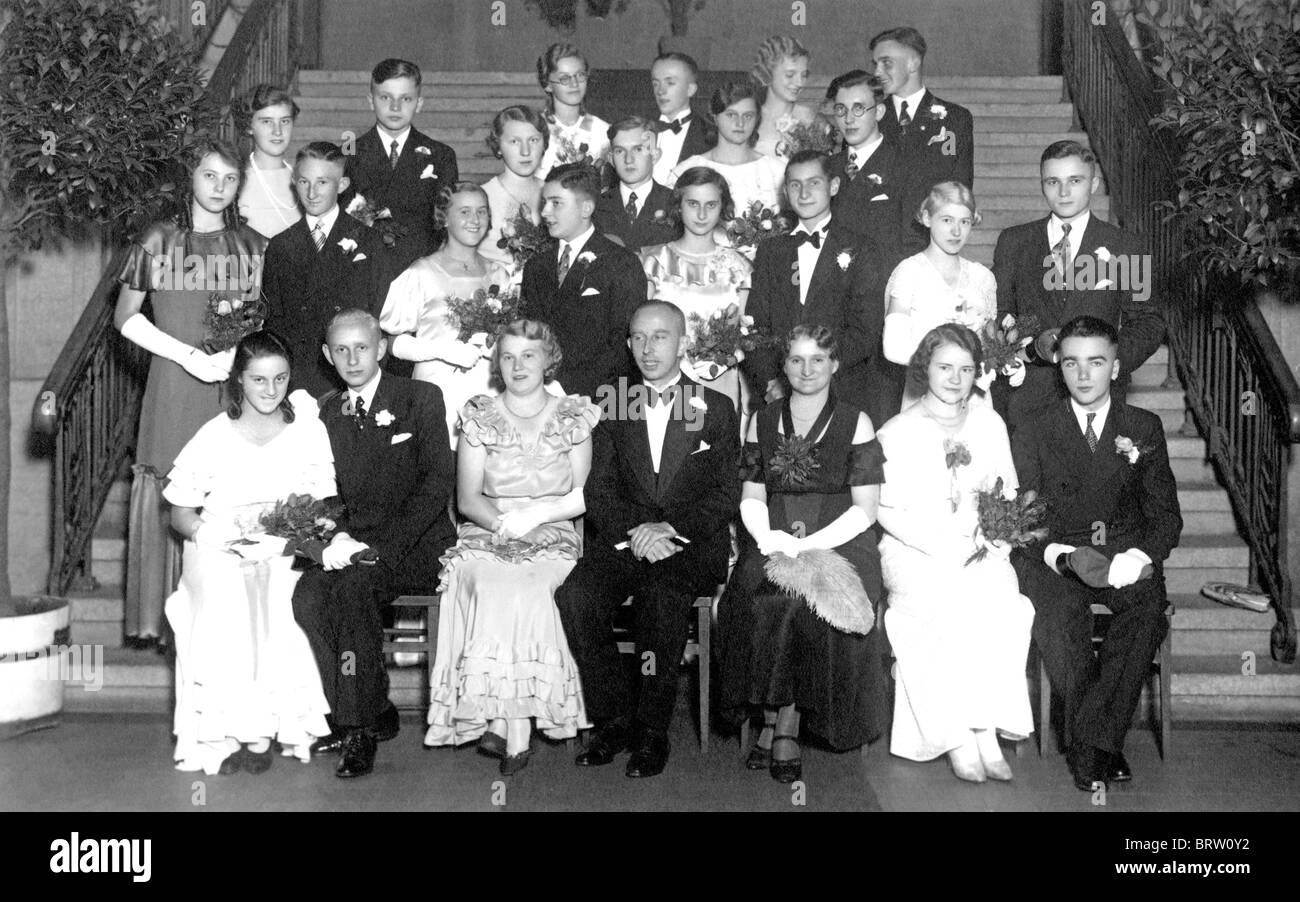 Zehn Hochzeitspaare, historisches Foto, um 1932 Stockfoto