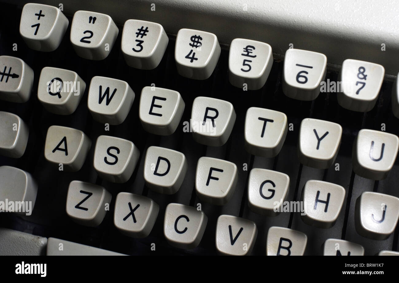 ein Close Up von QWERTY-Tasten der Schreibmaschine. Stockfoto