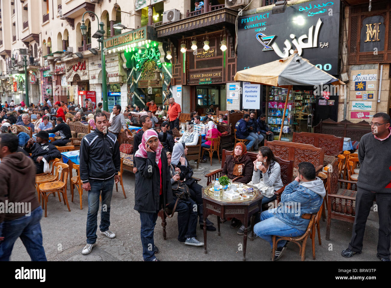 Coffee Shops Bei Khan Al Khalili Bazar In Kairo Ägypten Afrika Stockfotografie Alamy