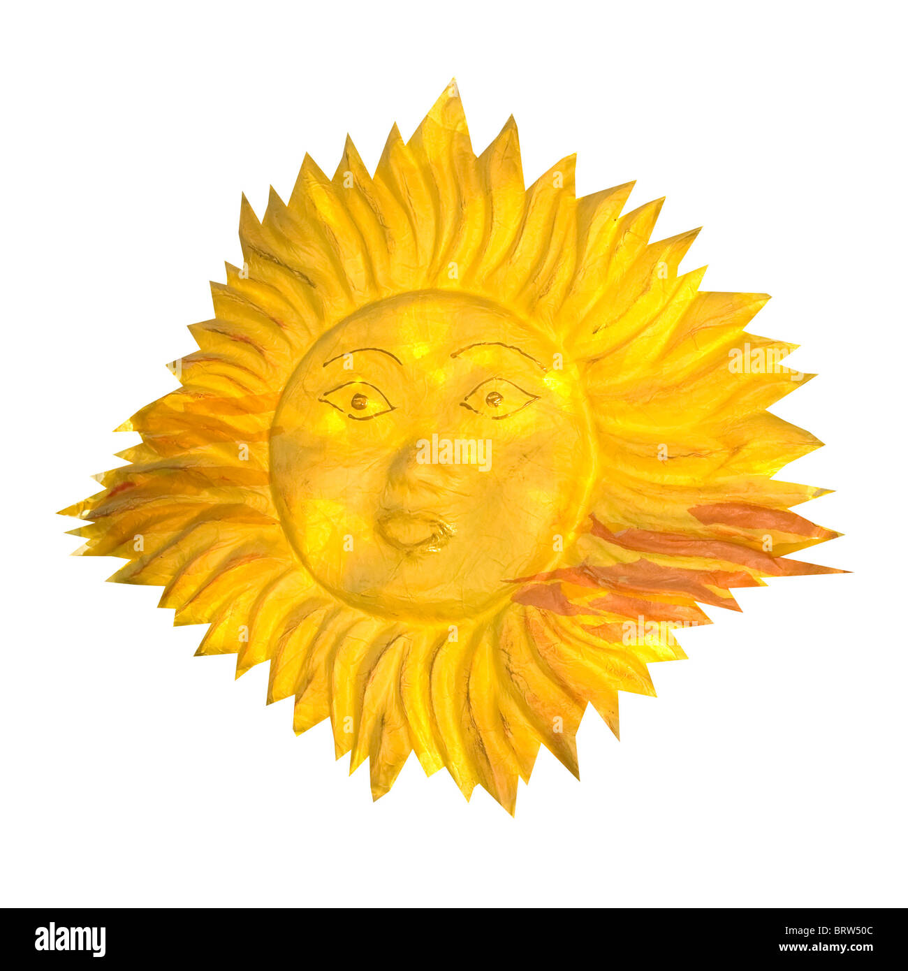 Papier-Sonne mit Gesicht, isoliert auf weiss Stockfoto