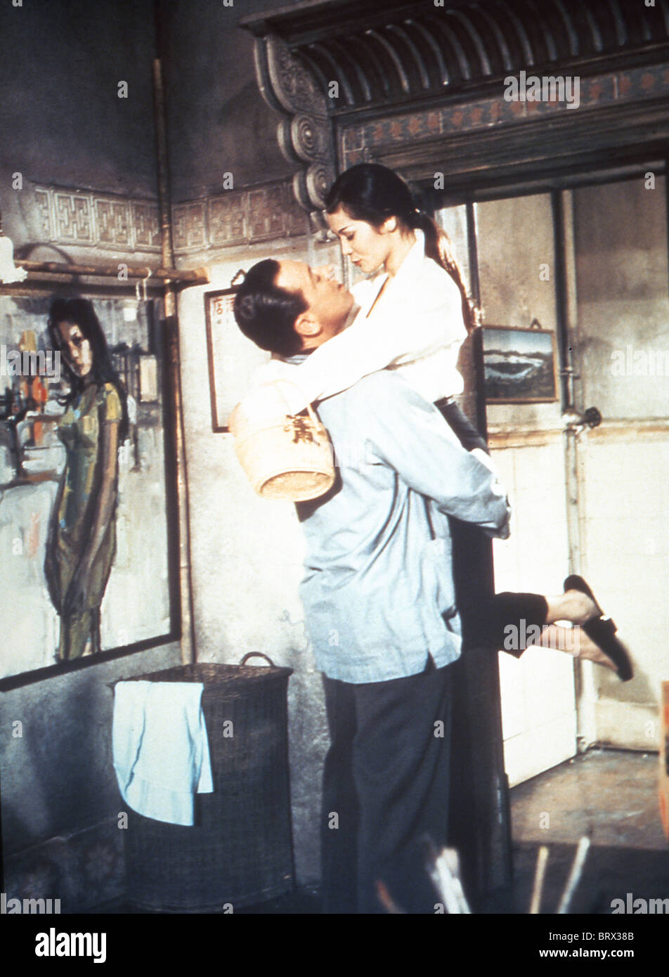 DIE WELT DER SUZIE WONG (1960) NANCY KWAN, WILLIAM HOLDEN RICHARD QUINE (DIR) 002 MOVIESTORE COLLECTION LTD. Stockfoto