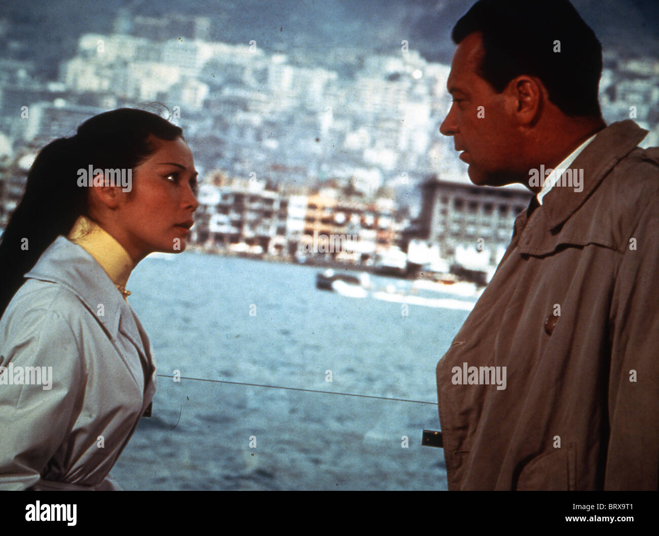 DIE WELT DER SUZIE WONG (1960) NANCY KWAN, WILLIAM HOLDEN RICHARD QUINE (DIR) 003 MOVIESTORE COLLECTION LTD. Stockfoto