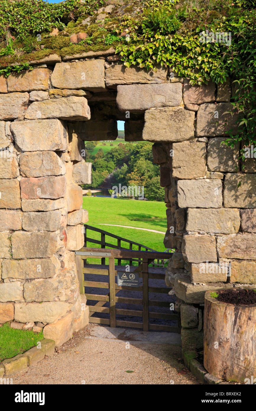 Das Loch in der Wand in Bolton Abbey, Yorkshire Dales National Park, North Yorkshire, England, Vereinigtes Königreich. Stockfoto