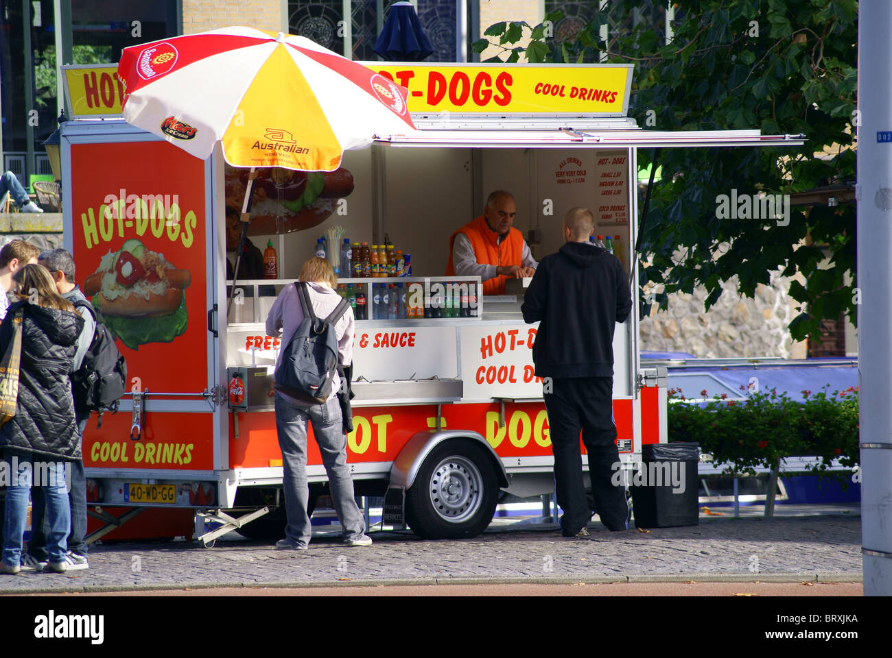 Hot Dogs stehen in Amsterdam, Niederlande Stockfoto
