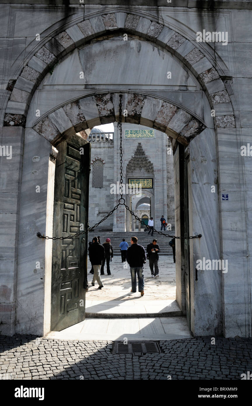 Blaue Moschee außen Sultan Ahmed Moschee Istanbul Türkei kunstvoll verzierten Kuppeln gewölbte Kunst Struktur acrhitectural Stockfoto