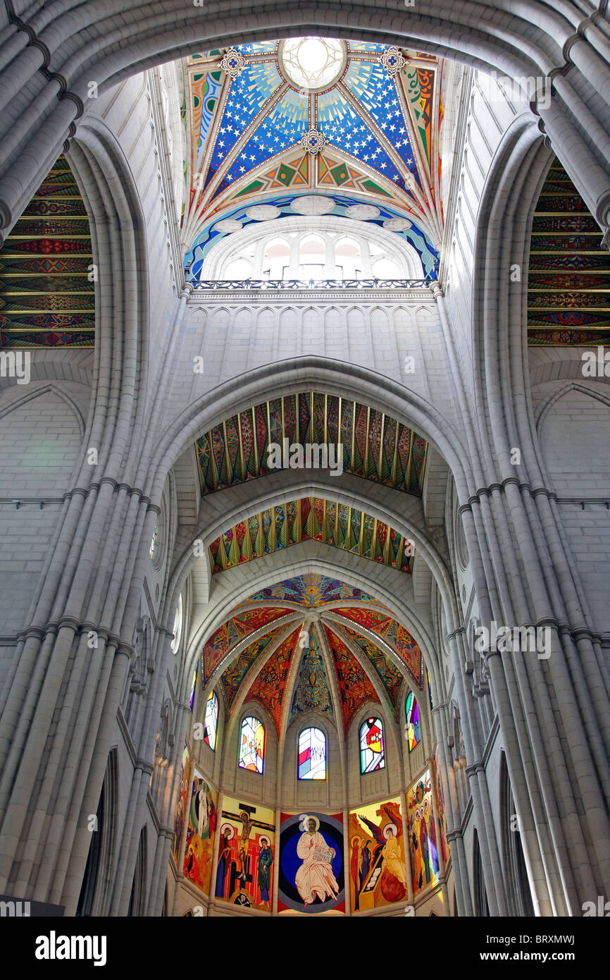 KATHEDRALE LA ALMUDENA, MADRID, SPANIEN Stockfoto