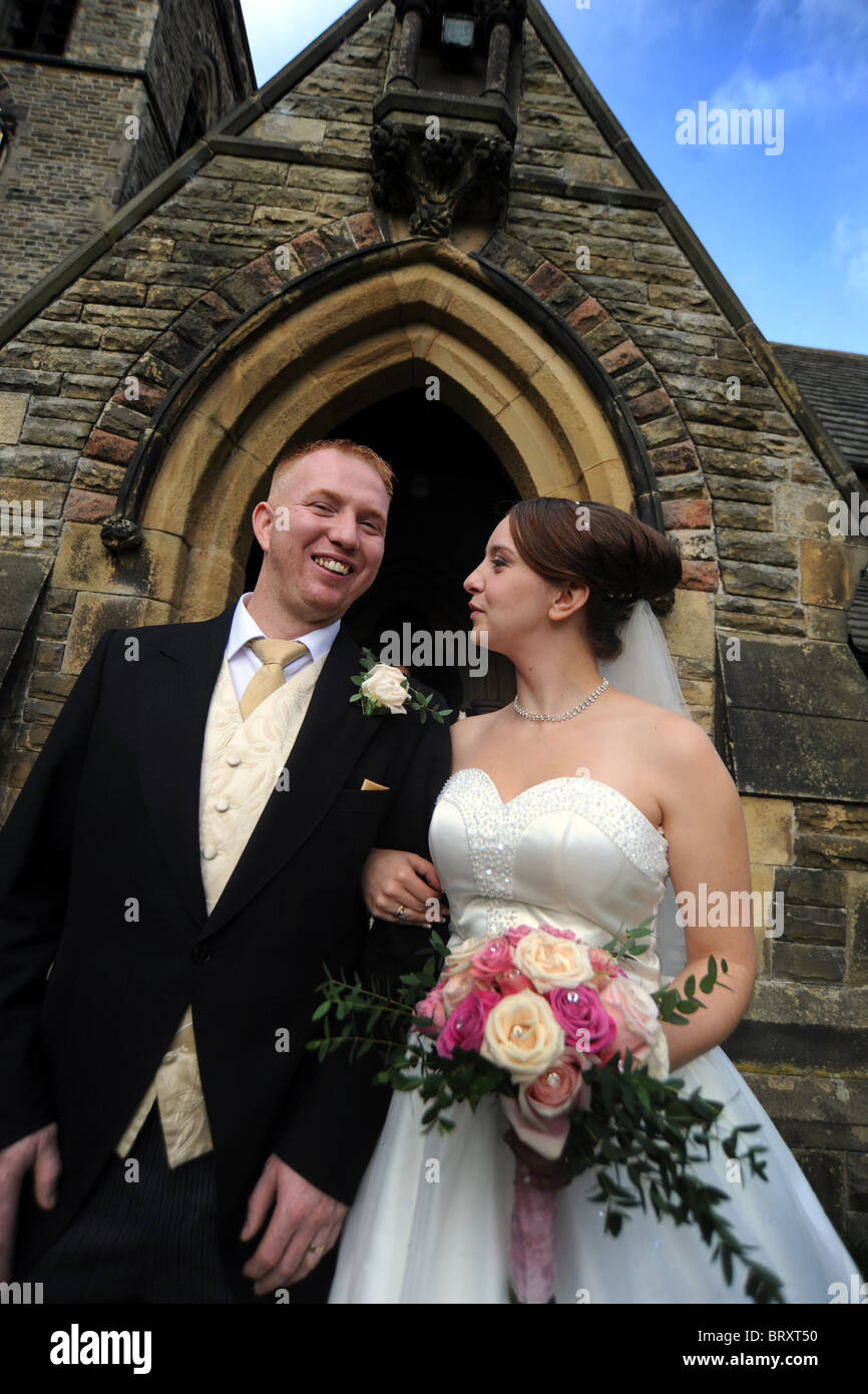 Braut und Bräutigam gerade geheiratet Stockfoto