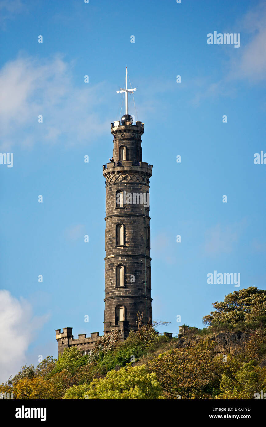 Nelson Monument ist ein Gedenk Turm zu Ehren von Vize-Admiral Horatio Nelson, Hotel auf dem Calton Hill, Edinburgh. Stockfoto