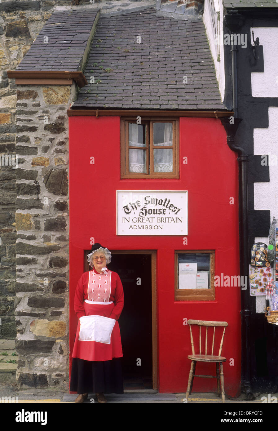 Conway, Conwy, Wales, kleinste Haus in Großbritannien, Frau nationales Kostüm walisische Frauen British UK Stockfoto