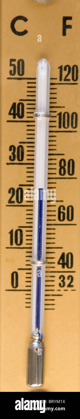 Thermometer mit & Celsius Fahrenheit Skalen Stockfoto