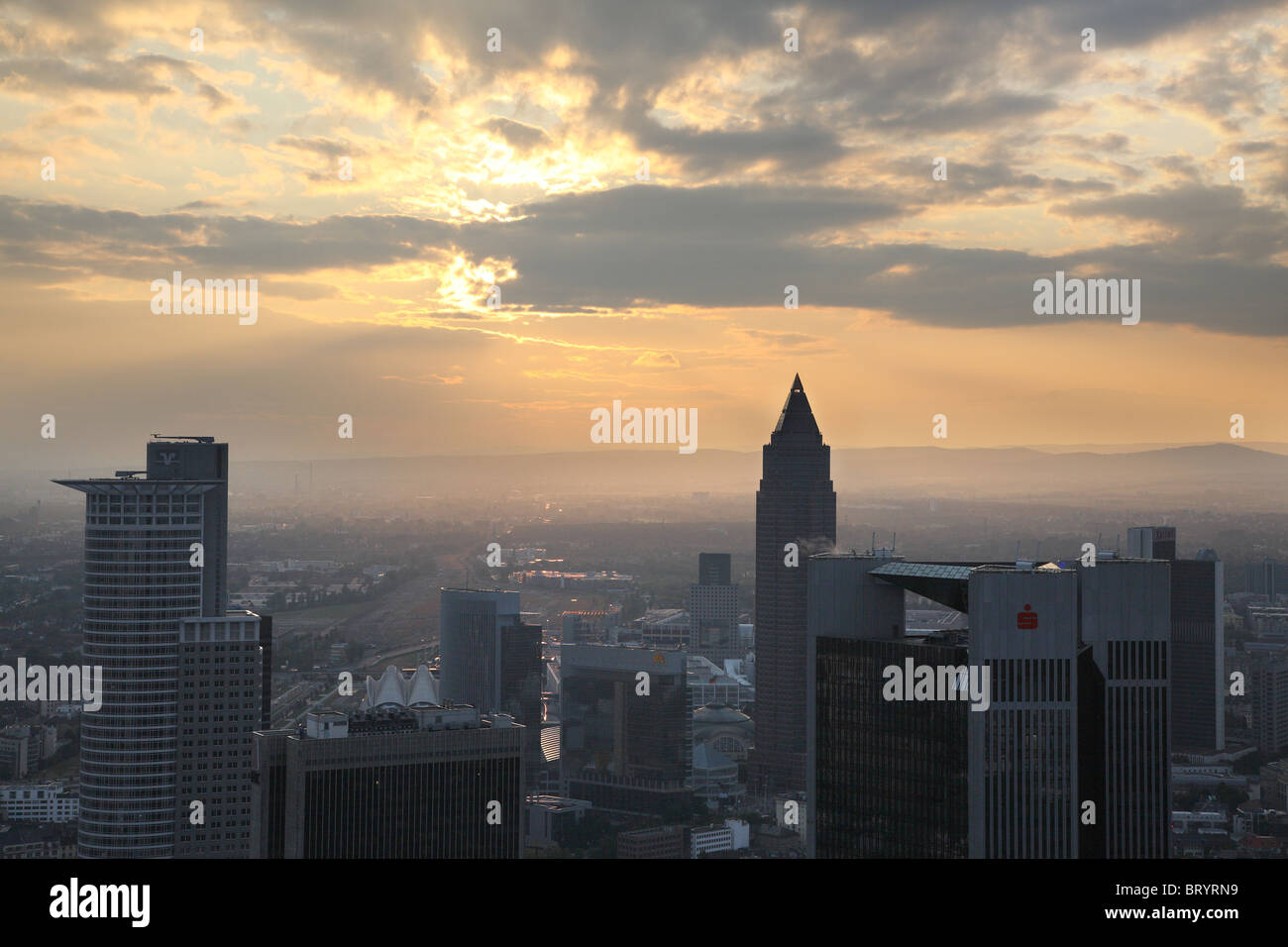 Skyline von financial District und Messeturm, Frankfurt am Main, Deutschland Stockfoto