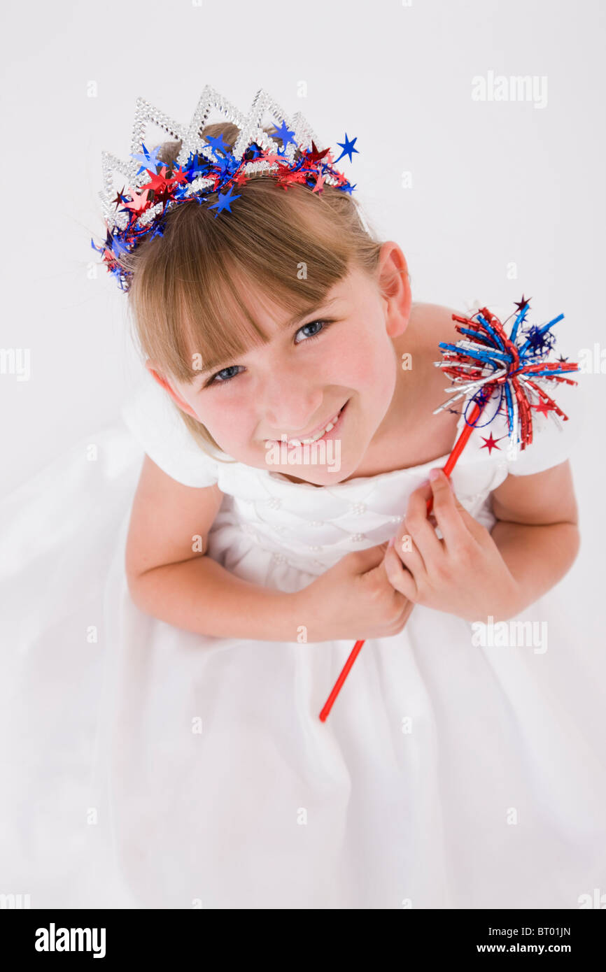 Porträt von Mädchen (8-9) tragen Fourth Of July-Kostüm Stockfoto