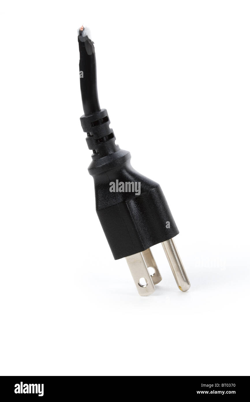 schwarze Stromkabel Stecker mit weißem Hintergrund Stockfoto