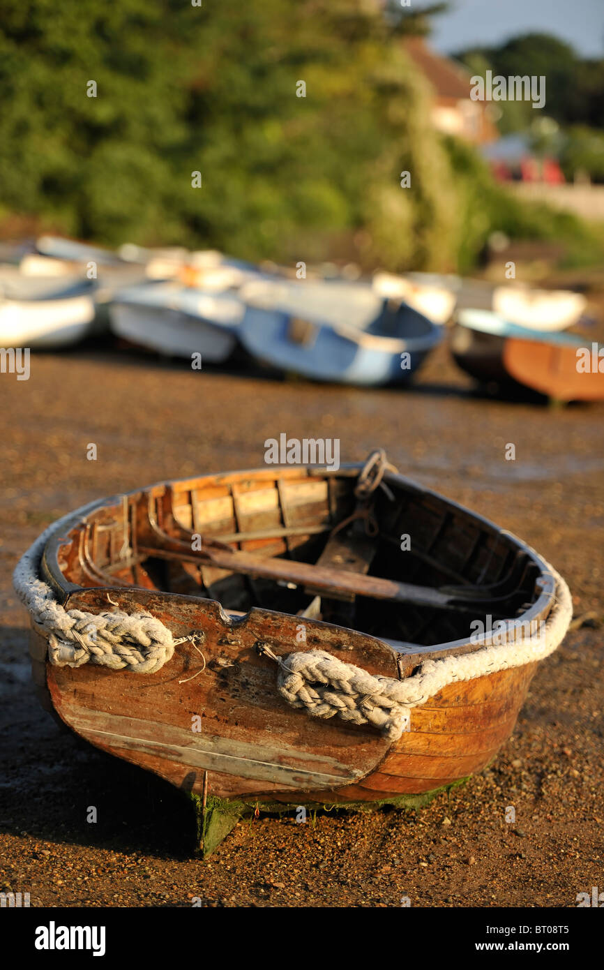 Einsamer Holzboot Stockfoto