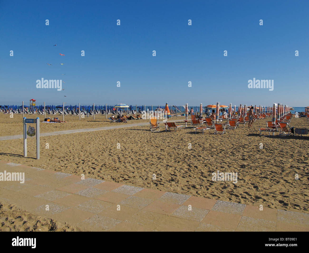 Großer Strand in Bibione Pineda, Venetien, Italien Stockfotografie - Alamy