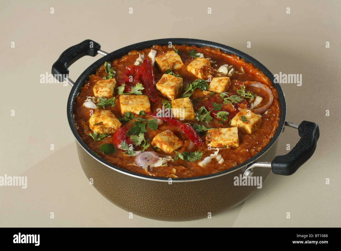 Shahi Paneer oder Hüttenkäse Curry ist ein beliebtes vegetarisches Genuss in Indien. Stockfoto