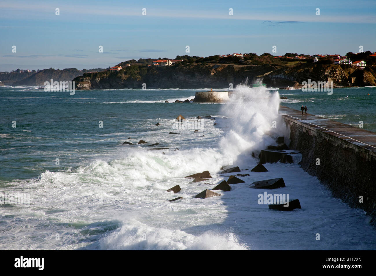 Temporal En el Mar Cantabrico Ciboure Pais Vasco Frances Francia Stürme der Bucht von Biskaya Ciboure Frankreich Französisches Baskenland Stockfoto