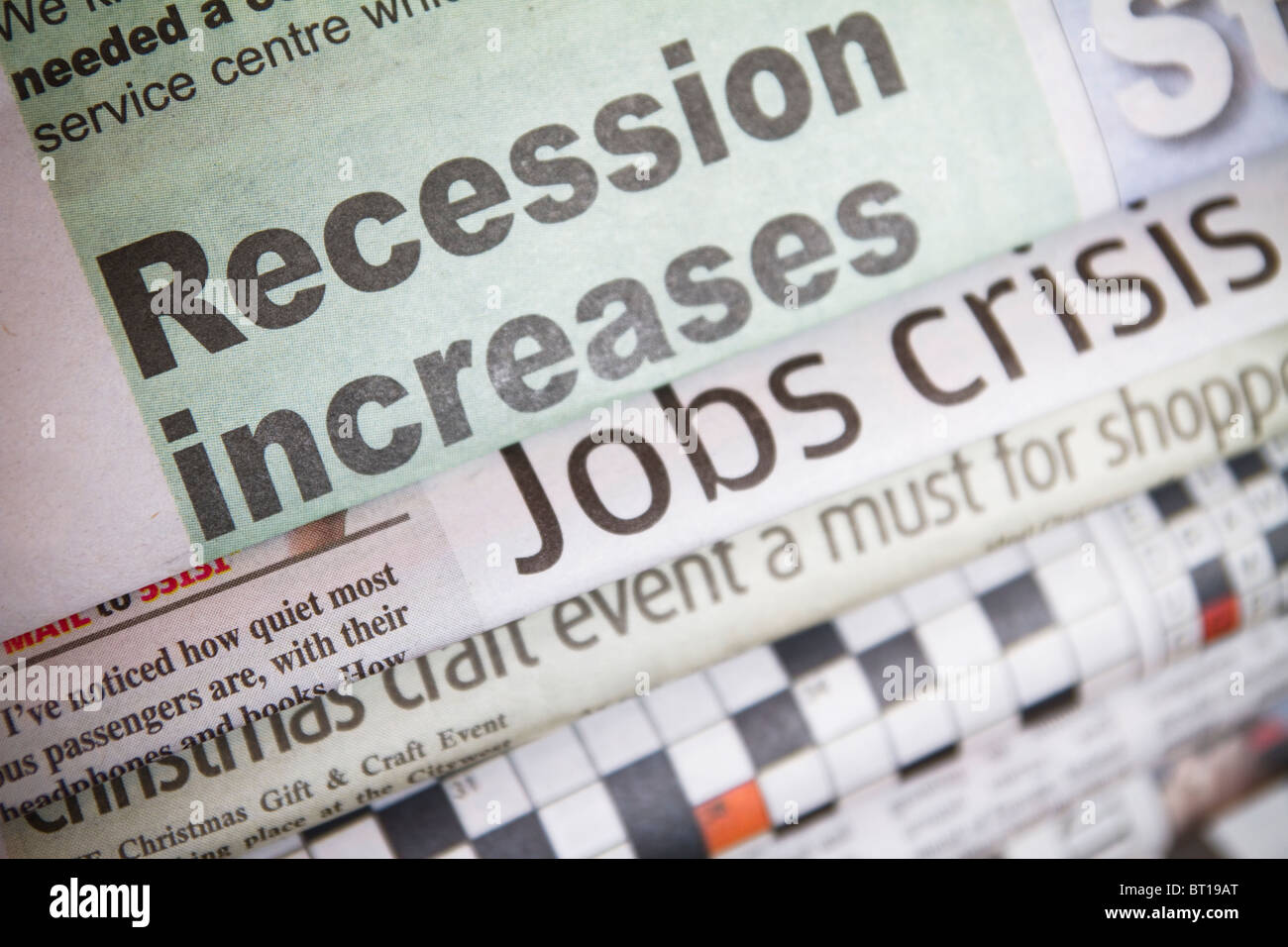 Schlagzeile '' Rezession steigt '' Stockfoto