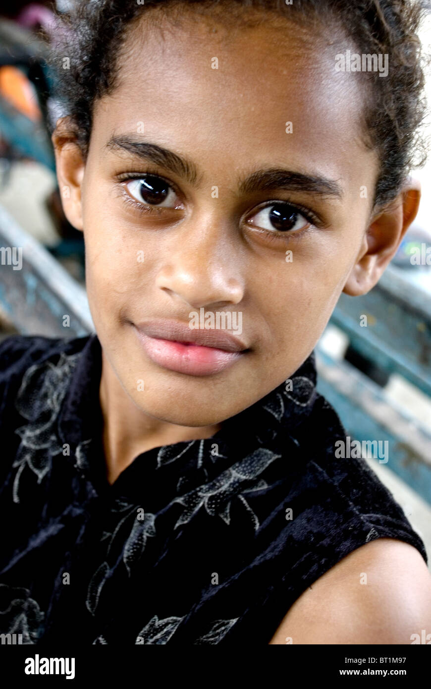 Fidschi, Sigatoka, Mädchen in der Stadt Stockfoto