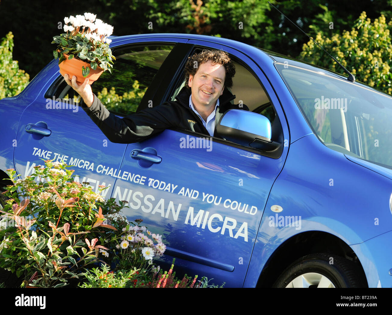 TV-Moderatorin und Gärtner Diarmuid Gavin - UK-Start des neuen Nissan Micra. Bild Jim Holden Stockfoto