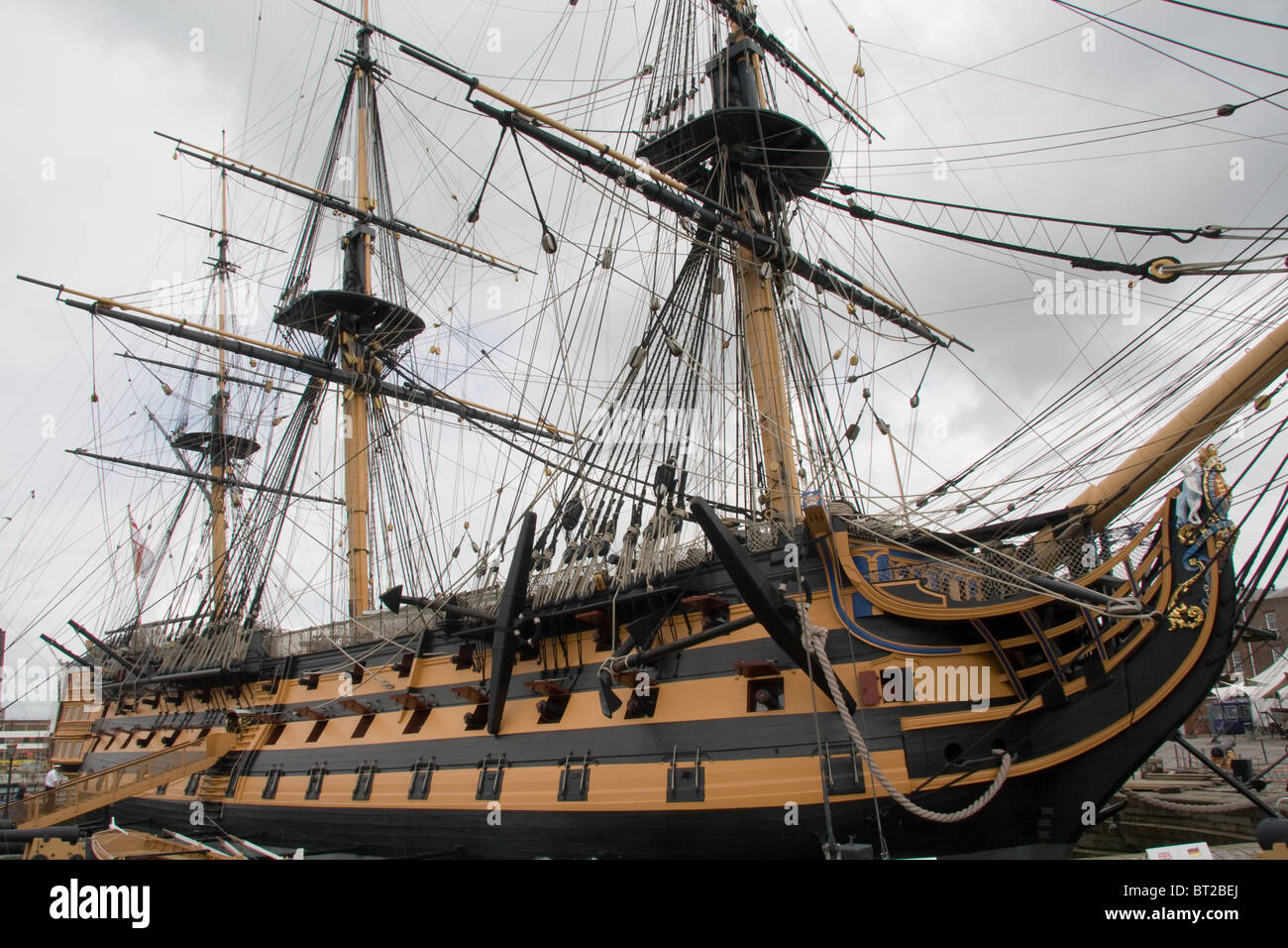 Bild von Lord Nelsons Flaggschiff HMS Victory in Portsmouth Dockyard in