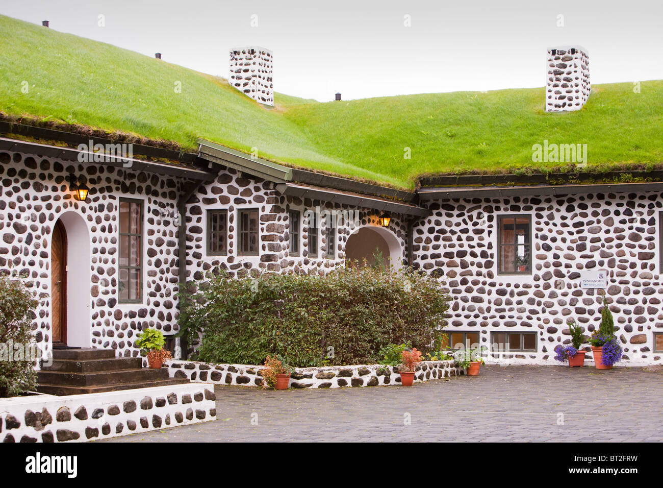 Kriduklaustur, ein altes Bauernhaus, das einst im Besitz des berühmten, Dänisch/Isländisch Schriftstellers Gunnar Gunnersson in der Nähe von Egilsstadir, Island. Stockfoto