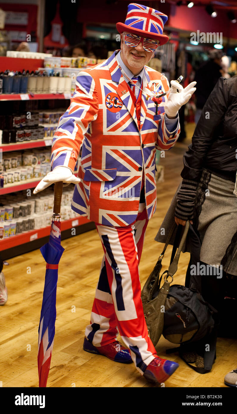 Kostümierte Charakter im Cool Britannia Shop, London Stockfoto