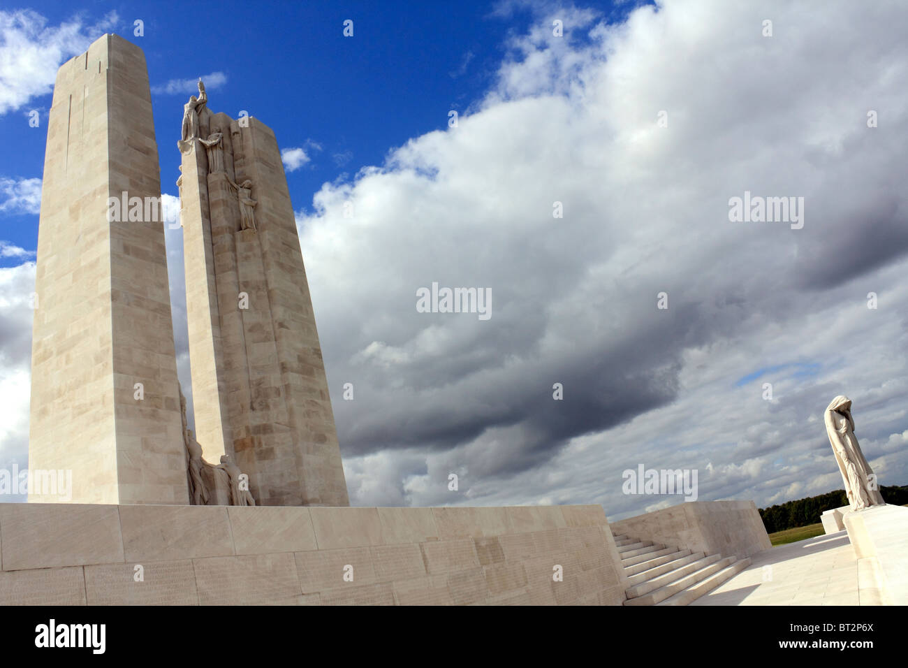 Denkmal für Canadian Expeditionary Force-Soldaten, die in der Schlacht von Vimy Ridge WWI in der Nähe von Arras, Nord, Frankreich gestorben. Stockfoto