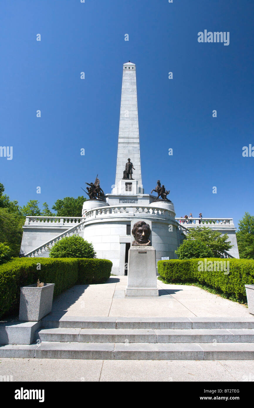 Das Denkmal, das Gebäude mit das Grab von Präsident Abraham Lincoln, Oak Ridge Cemetery, Springfield, Illinois, Vereinigte Staaten Stockfoto
