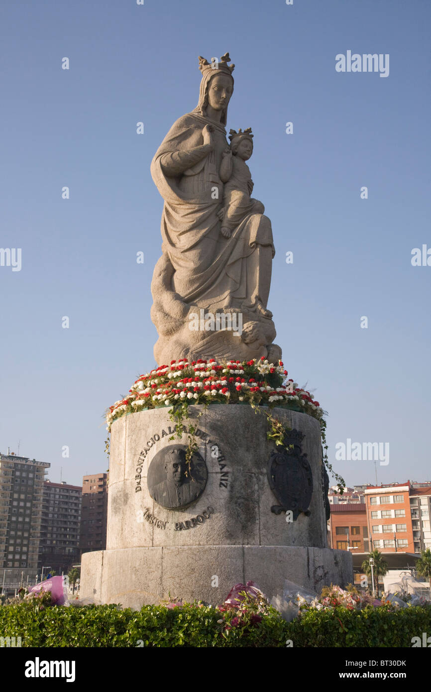 Fähre Hafen von Bilbao Spanien Our Lady Star der Meer-statue Stockfoto