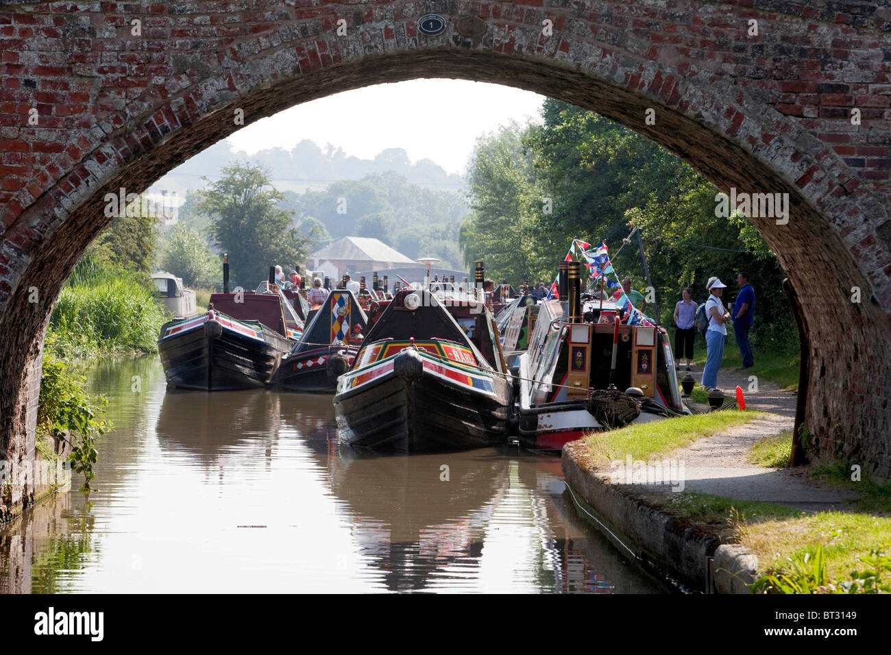 Narrowboats sammeln das Herzstück des Kanalsystems UK bei Braunston für die historischen schmalen Boot und Kanal-Rallye.  DAVID MANSELL Stockfoto