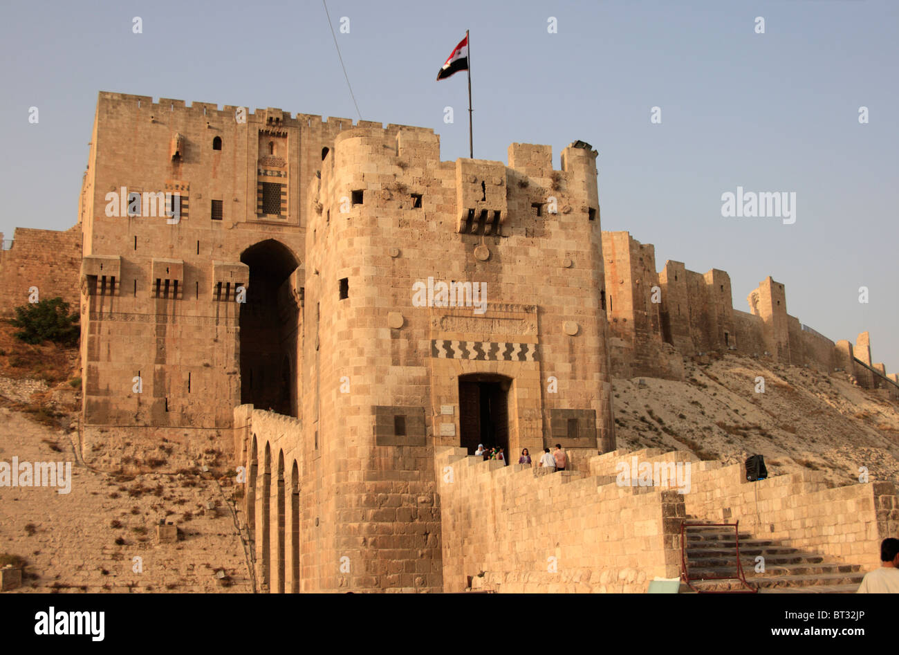 Eingang zur Zitadelle von Aleppo, Syrien Stockfotografie - Alamy