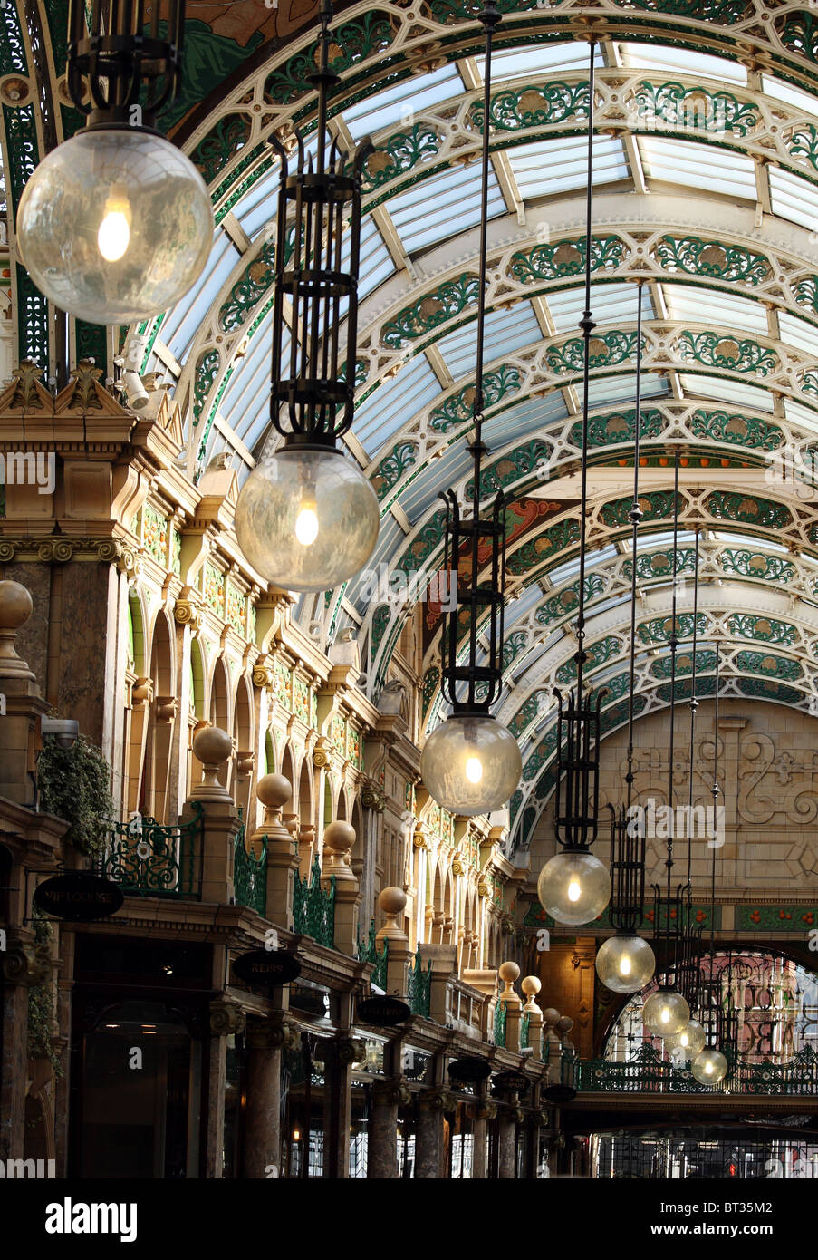 Leeds City Arcade Victoria Quarter Yorkshire Großbritannien Stockfoto