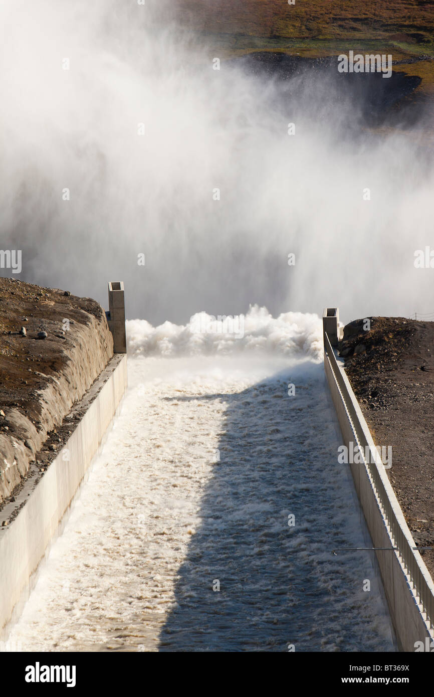 Die über Verschütten von Kárahnjúkar und Halslon Reservoir, ein gewaltiges neues Wasserkraft Strom-Projekt in North East Island Stockfoto