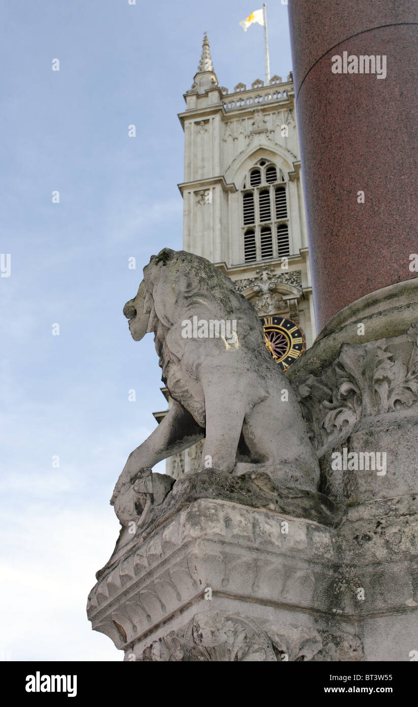 Westminster Abbey aus der Basis der Krim War Memorial, breite Sanctuary, Westminster, London, England, UK Stockfoto