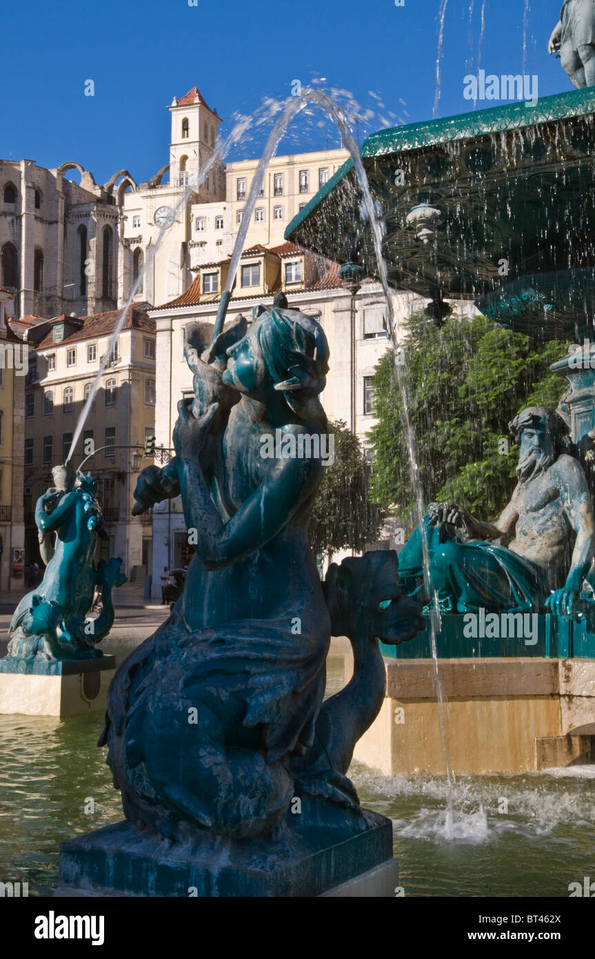 Brunnen in Rossio Platz Baixa Lissabon Portugal Stockfoto