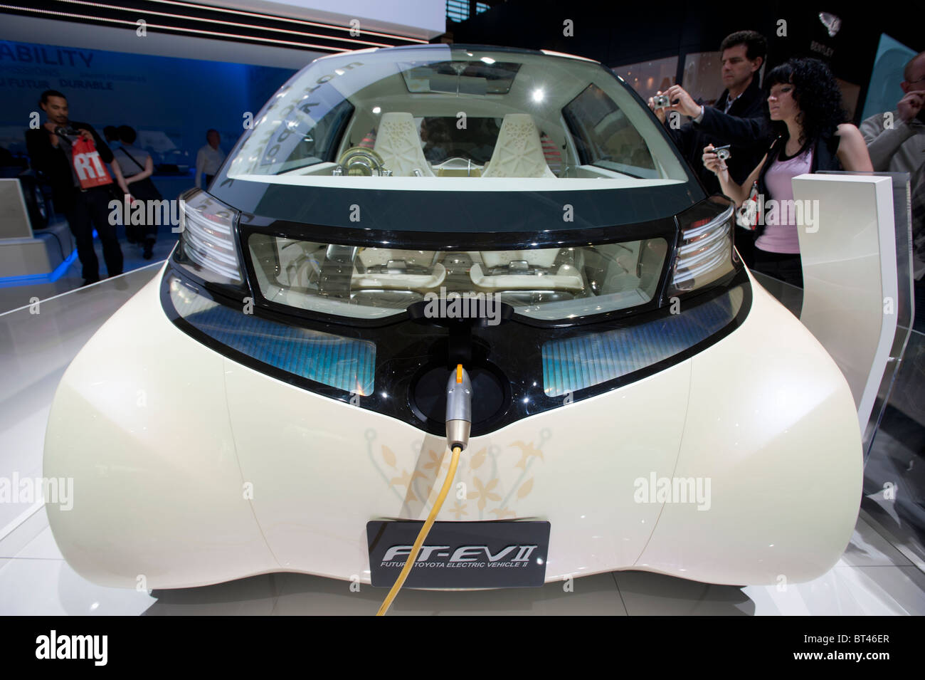 Zukünftige Toyota Elektrofahrzeug oder FT-EVII auf der Paris Motor Show 2010 Stockfoto