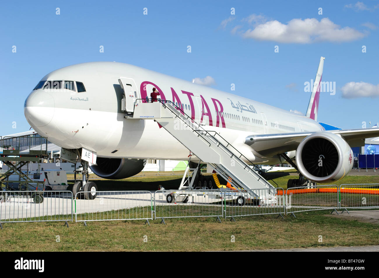 Boeing 777-3DZ ER static Display auf der Farnborough Airshow von Qatar Airways operiert Stockfoto