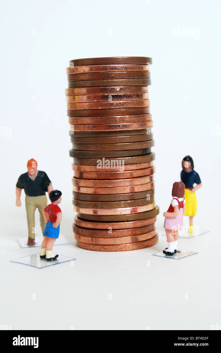Kinder Geld sparen ein paar Cent Kosten Kinderbetreuung Stockfoto