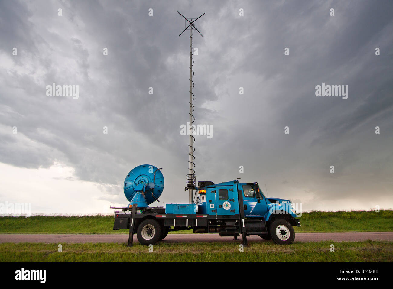 Das Doppler auf Rädern-Radar-LKW geparkt in der Nähe von Pickstown, South Dakota, 3. Juni 2010. Stockfoto