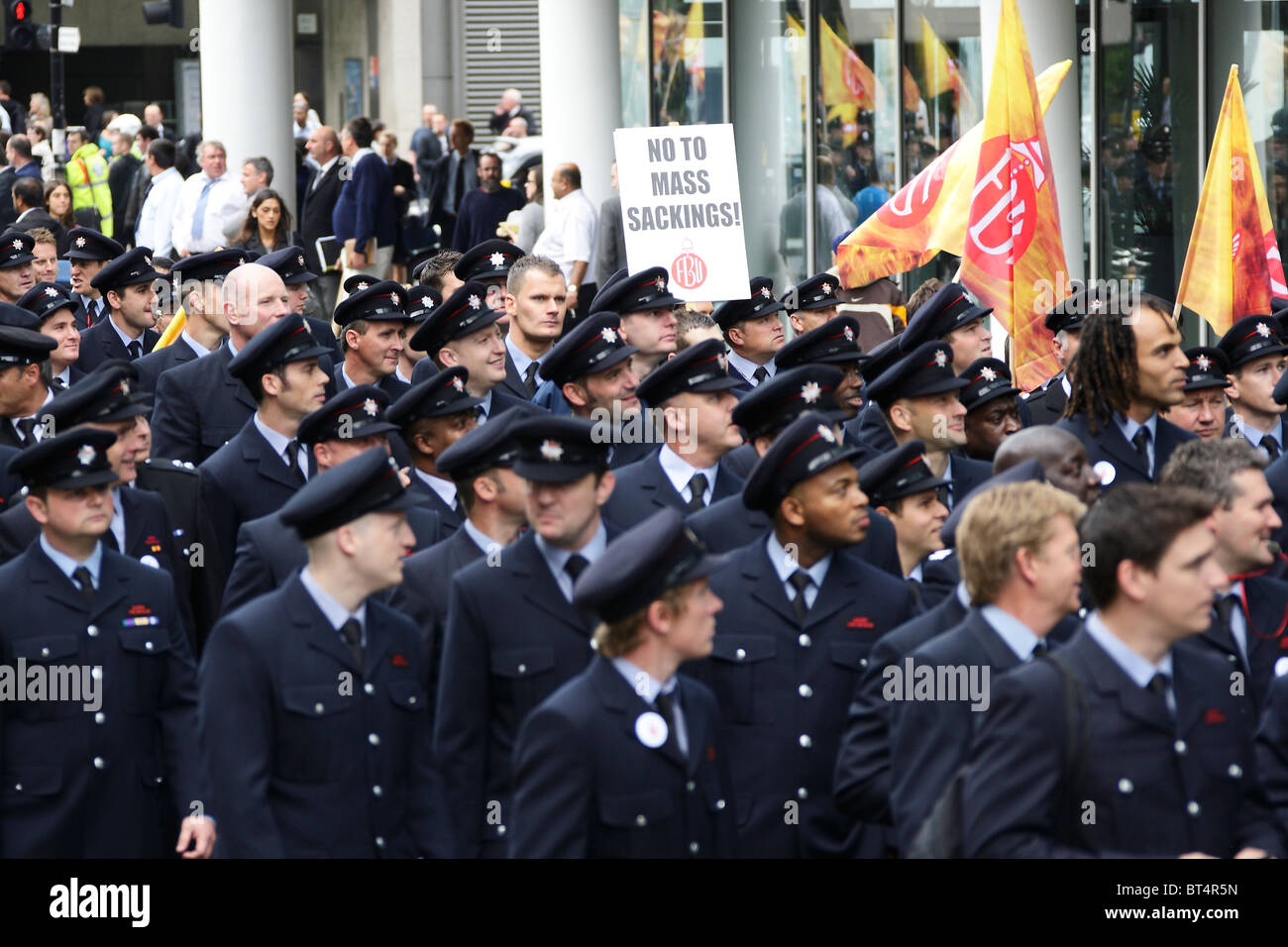 LFB FBU Masse Rallye Prozession durch London. Stockfoto