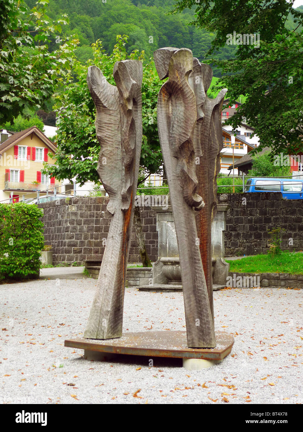 Reise Tour Tourismus Urlaub Besuch erkunden siehe Website Anblick Stadt Land Europas Schiene Bahnhofscafé Gepäck Koffer trainieren Stockfoto