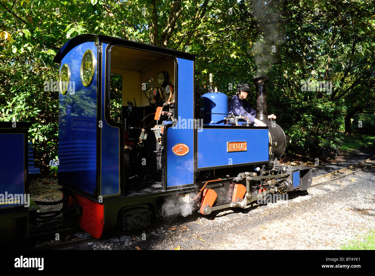 Miniatur-Dampfzug bei Exbury Gardens England uk Stockfoto