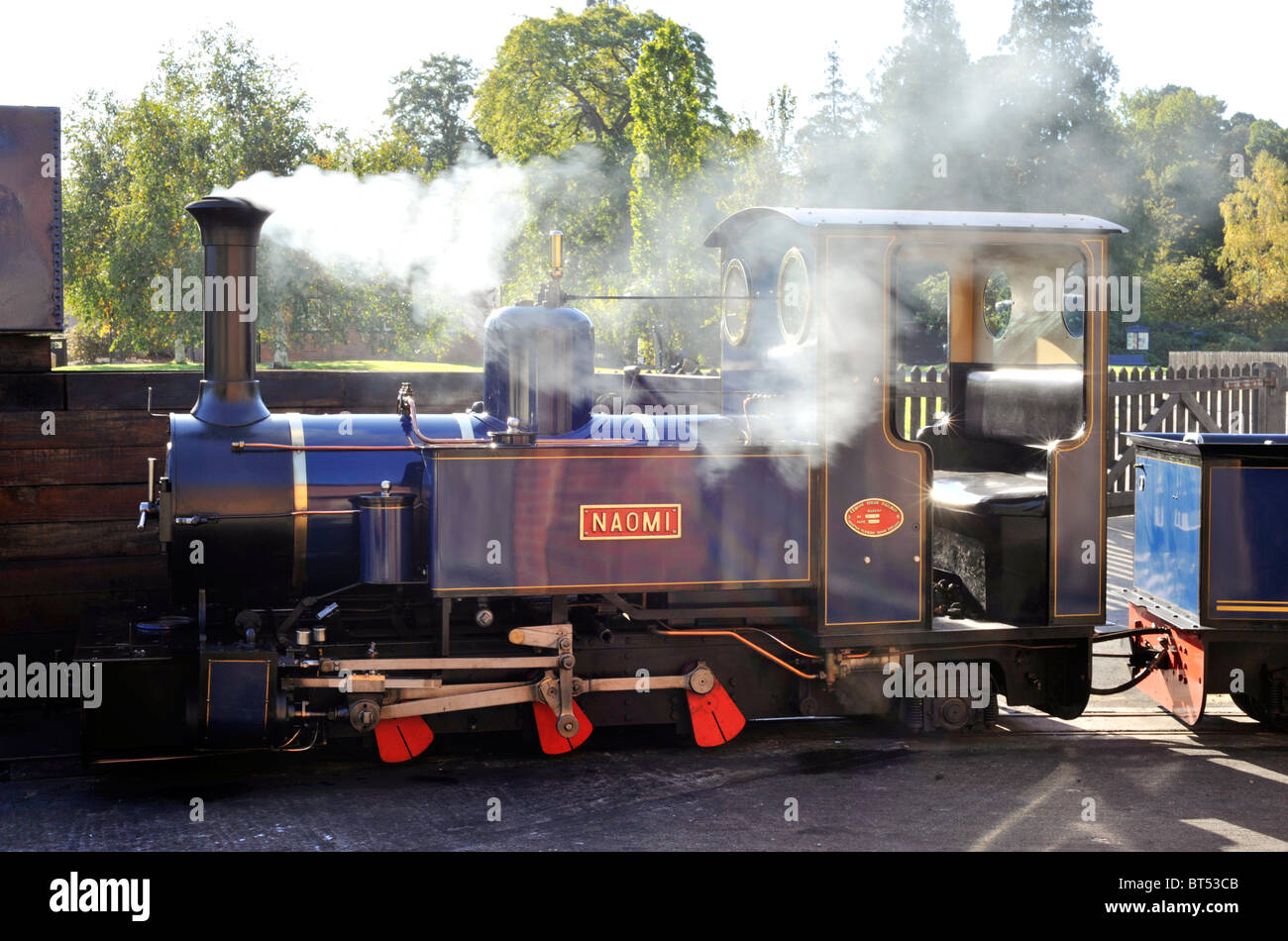 Miniatur-Dampfzug bei Exbury Gardens England uk Stockfoto